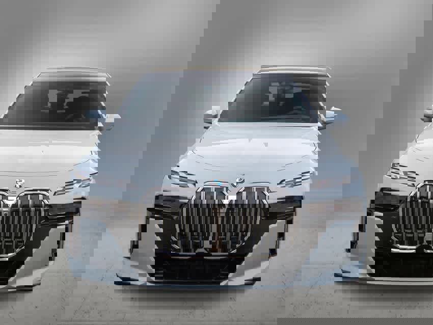 New 2025 BMW 740i xDrive 740i xDrive image 3