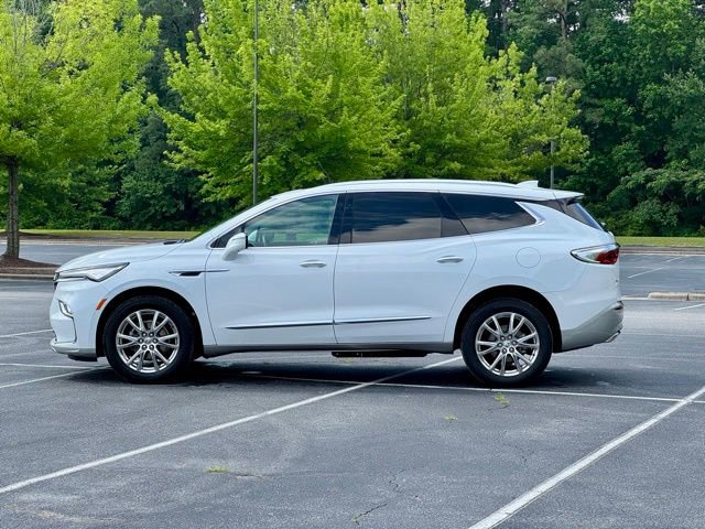 Used 2024 Buick Enclave Premium w/ Experience Buick Package FWD image 3