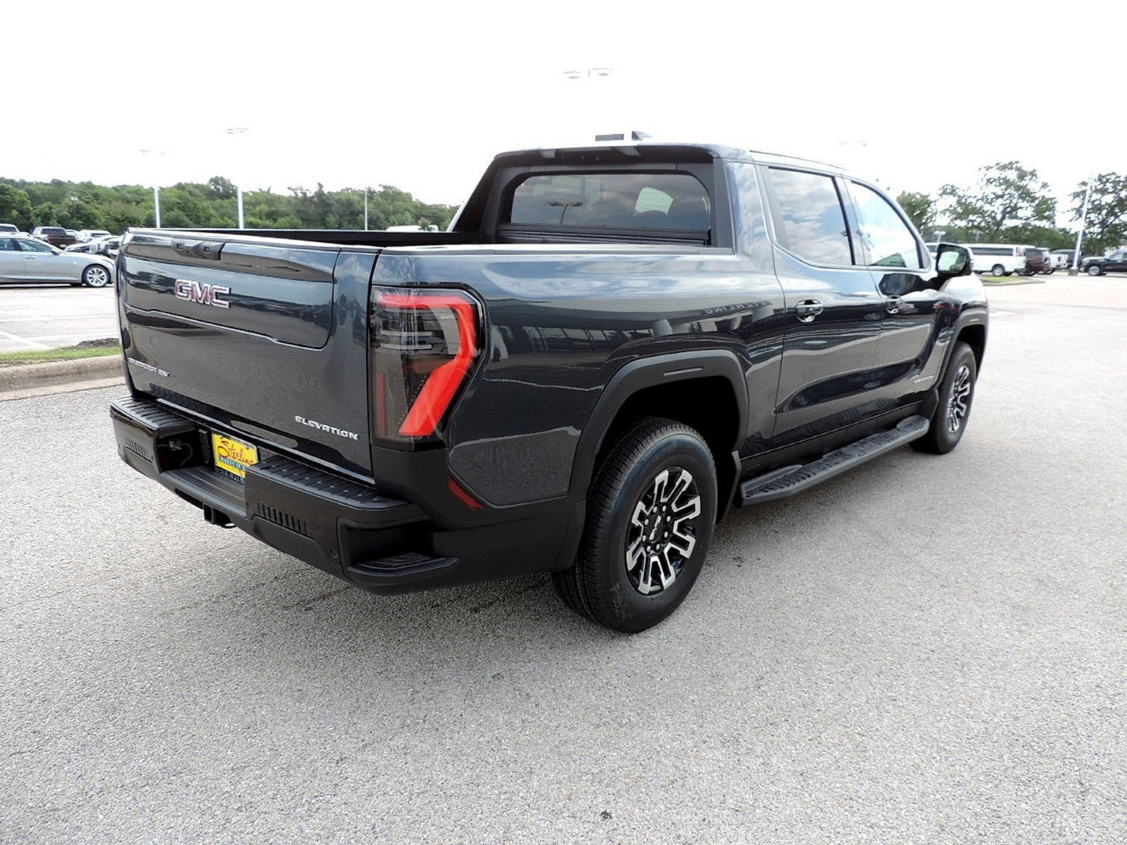 New 2026 GMC Sierra EV Elevation w/ Premium Package AWD/4WD image 5