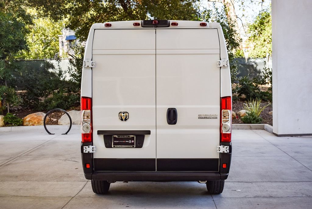 Used 2025 RAM ProMaster 2500 w/ Convenience Group image 5