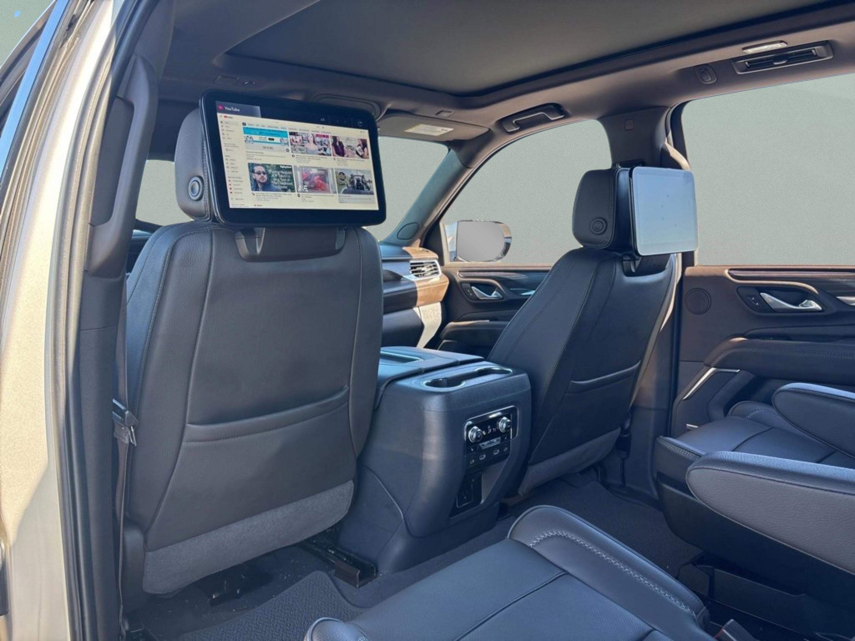 Used 2023 GMC Yukon XL Denali image 32