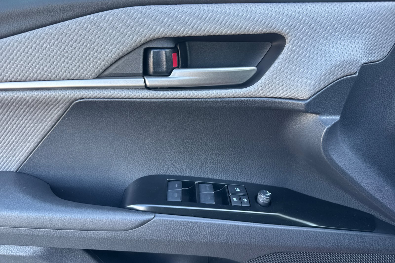 New 2026 Toyota Camry SE w/ Convenience Package FWD image 13