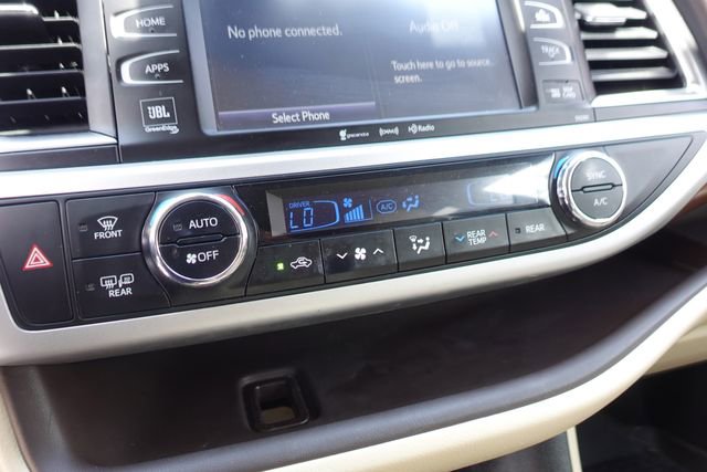 Certified 2019 Toyota Highlander Limited Platinum AWD/4WD image 21