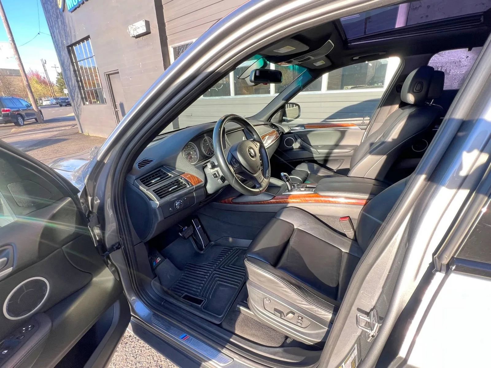 Used 2010 BMW X5 M image 12