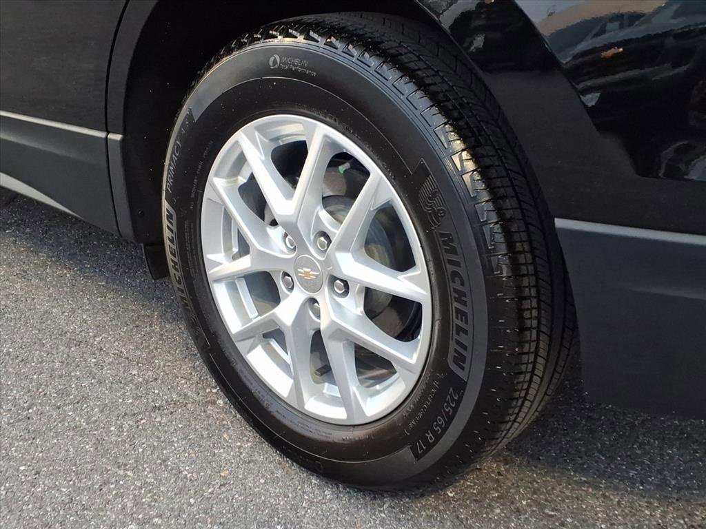 Used 2024 Chevrolet Equinox LS w/ LS Convenience Package image 11