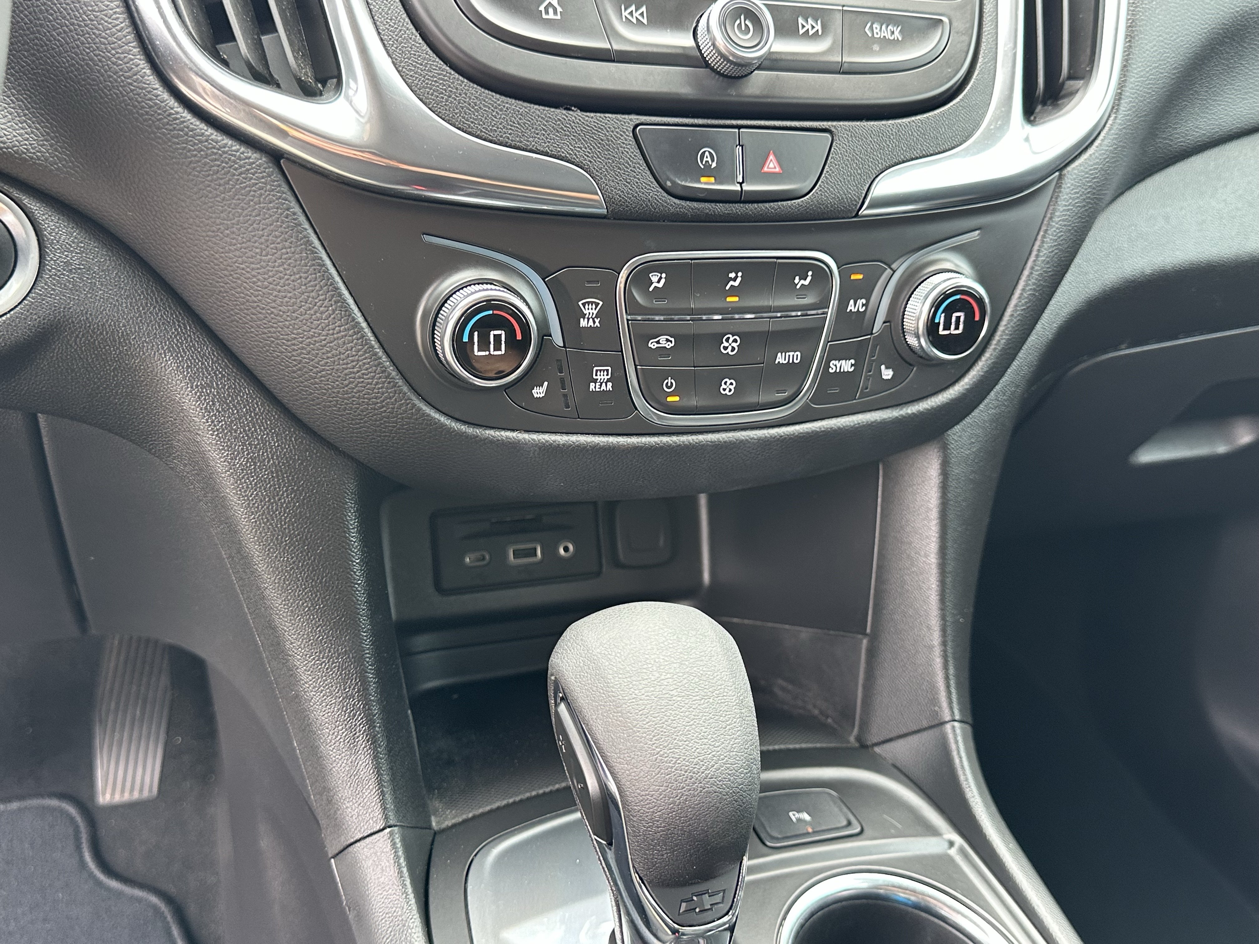 Certified 2024 Chevrolet Equinox LT FWD image 24
