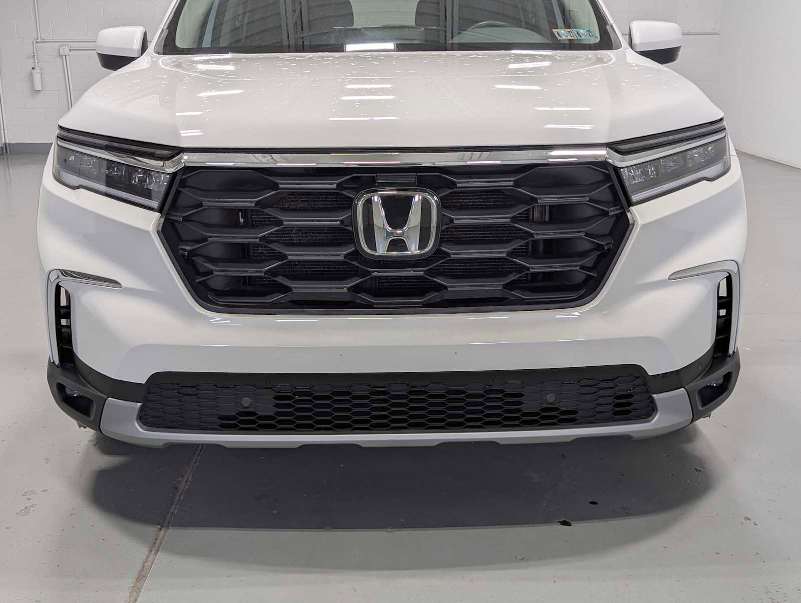 Used 2023 Honda Pilot EX-L image 2