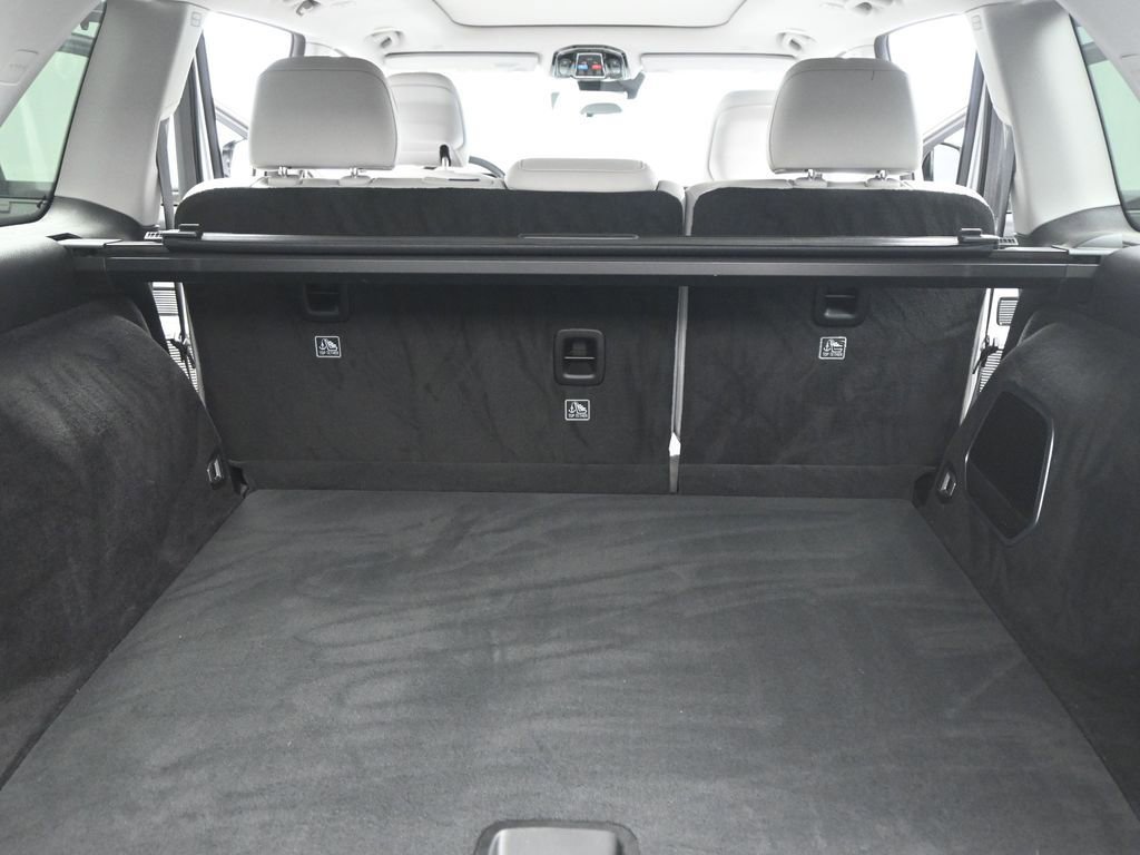 Used 2022 Jeep Grand Cherokee Overland w/ Advanced Protech Group III image 30