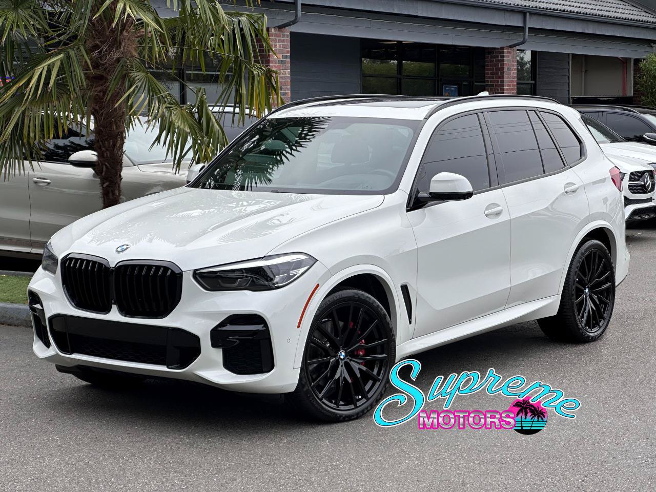 Used 2024 BMW X5 xDrive40i w/ M Sport Package AWD/4WD image 1