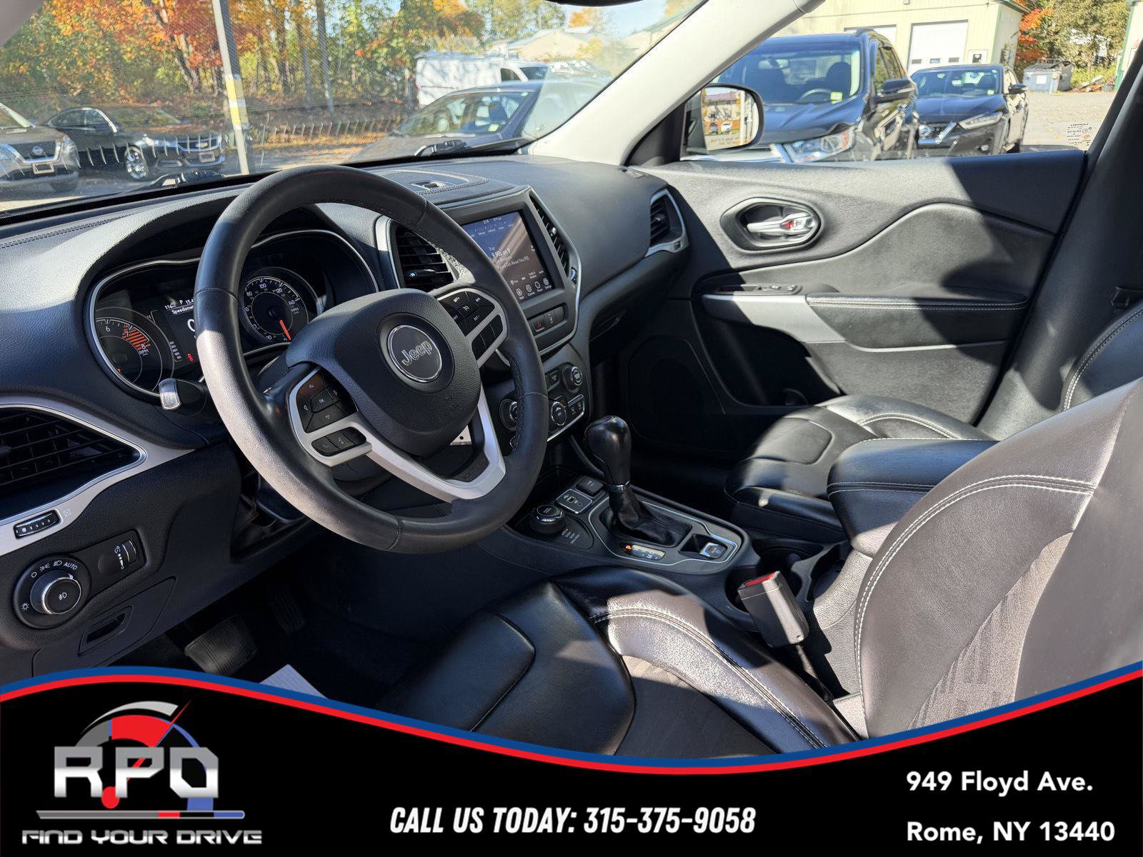 Used 2022 Jeep Cherokee Latitude w/ Sun & Sound Group AWD/4WD image 10