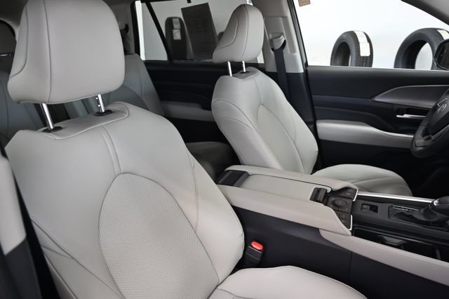 Certified 2026 Toyota Grand Highlander AWD image 9