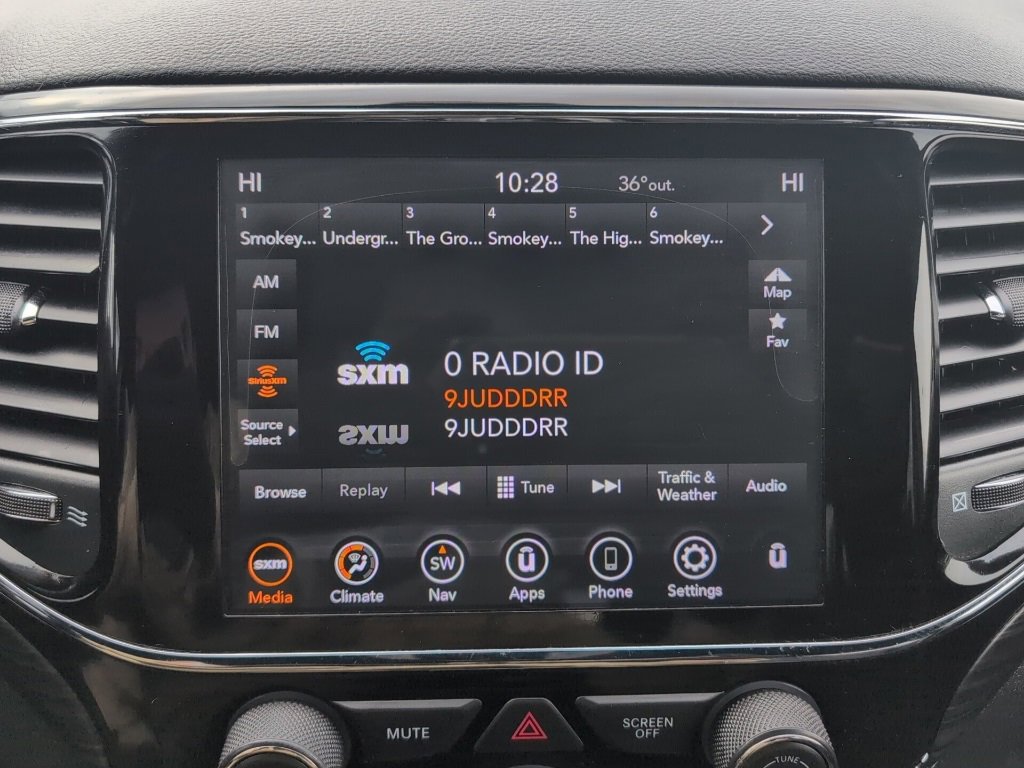 Used 2020 Jeep Grand Cherokee Laredo w/ 18" Wheel & 8.4" Radio Group image 33