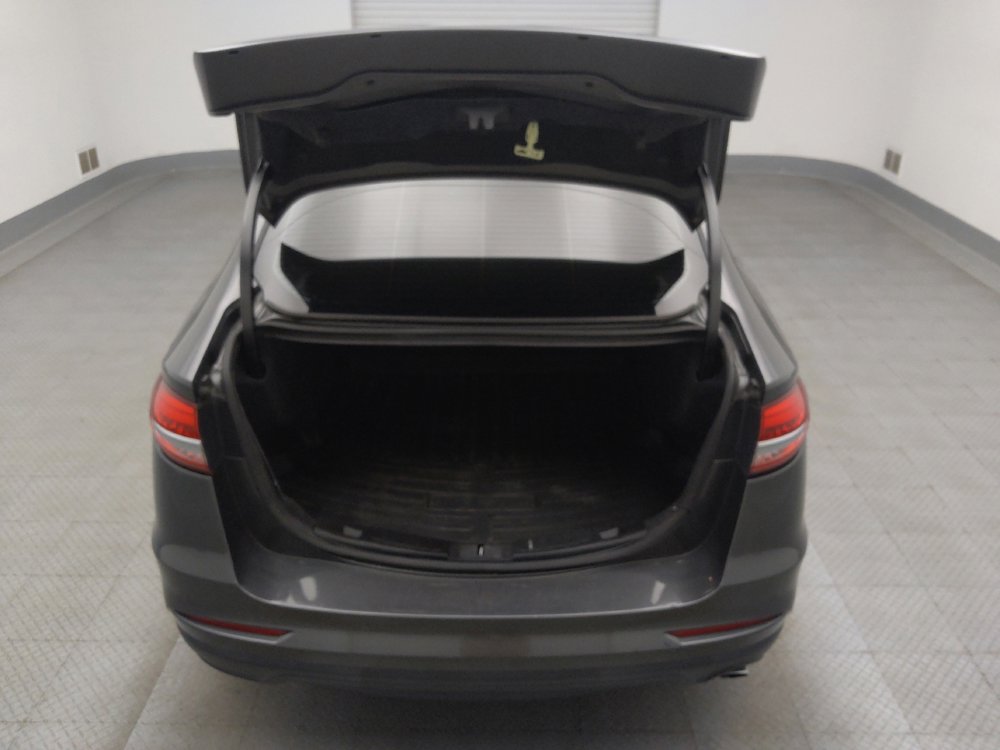 Used 2020 Ford Fusion SEL FWD image 29