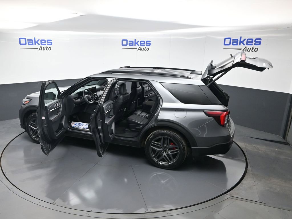 Used 2025 Ford Explorer ST-Line w/ ST-Line Street Pack image 64