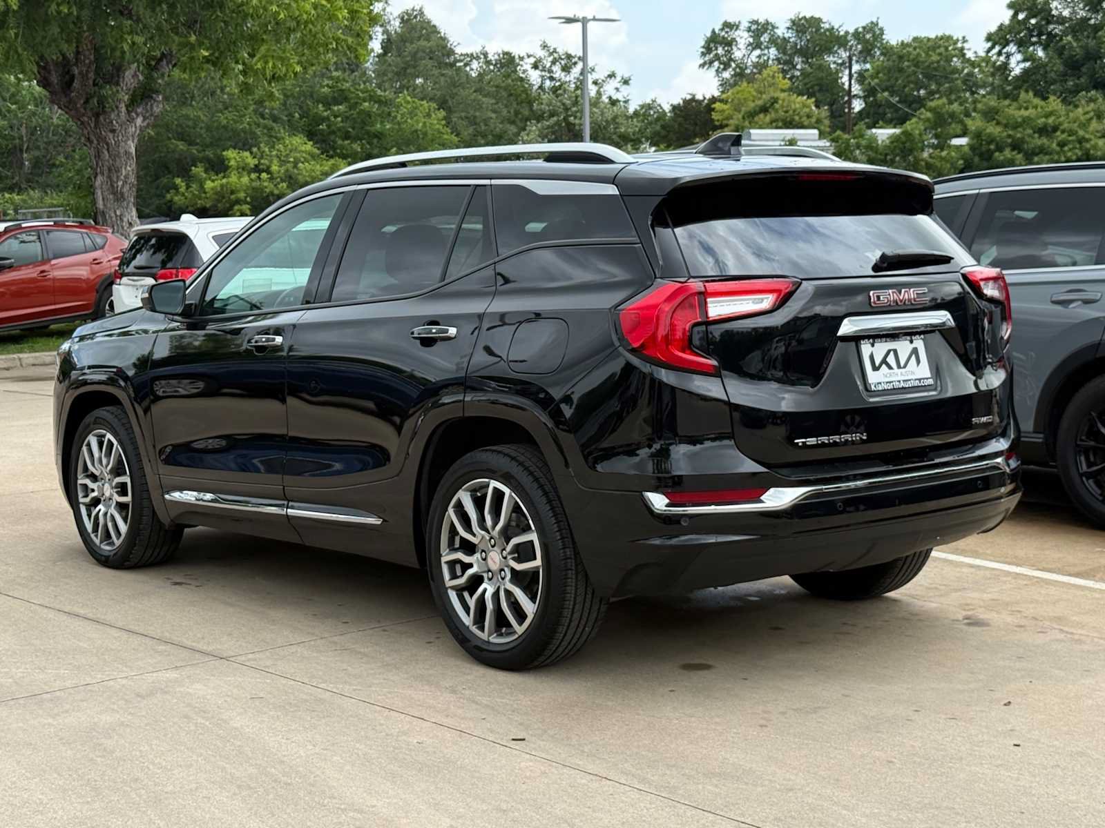 Used 2022 GMC Terrain Denali w/ LPO, Cargo Package AWD/4WD image 9