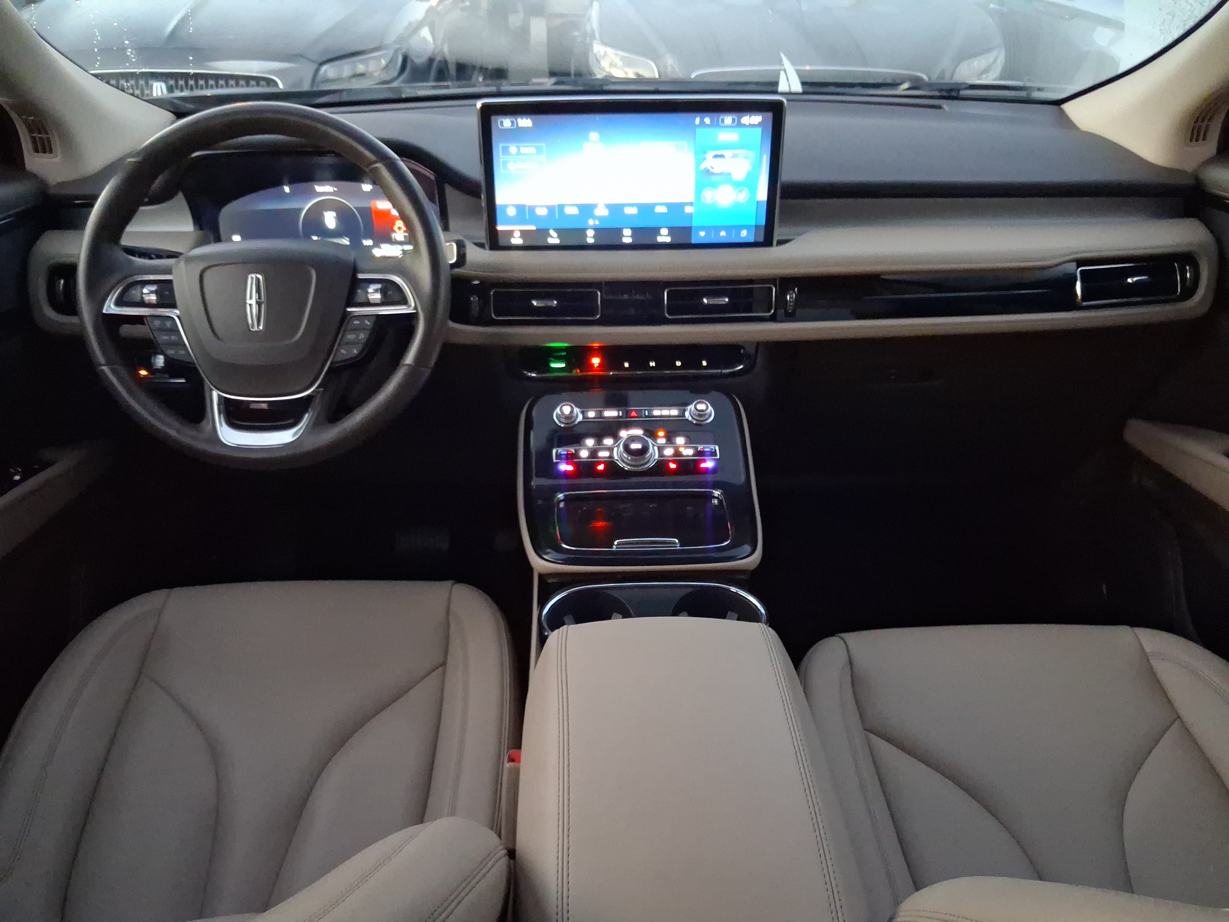 Used 2023 Lincoln Nautilus AWD image 7
