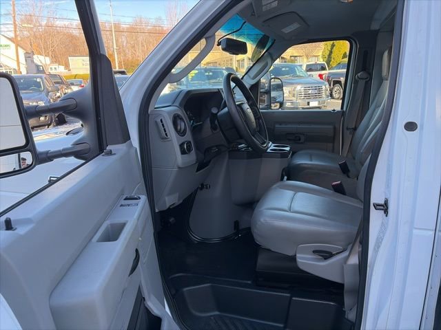 Used 2024 Ford E-450 and Econoline 450 Super Duty w/ Power Windows & Locks Group image 20