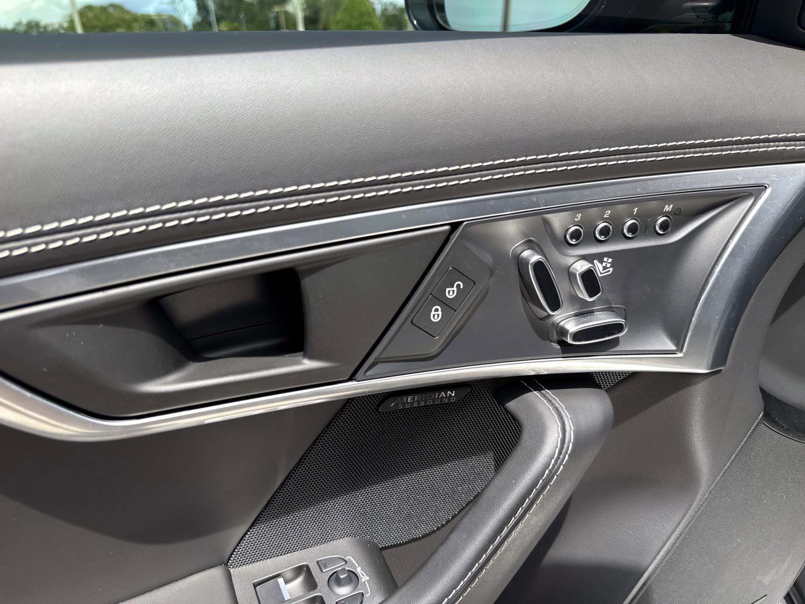 Used 2020 Jaguar F-TYPE R AWD/4WD image 18