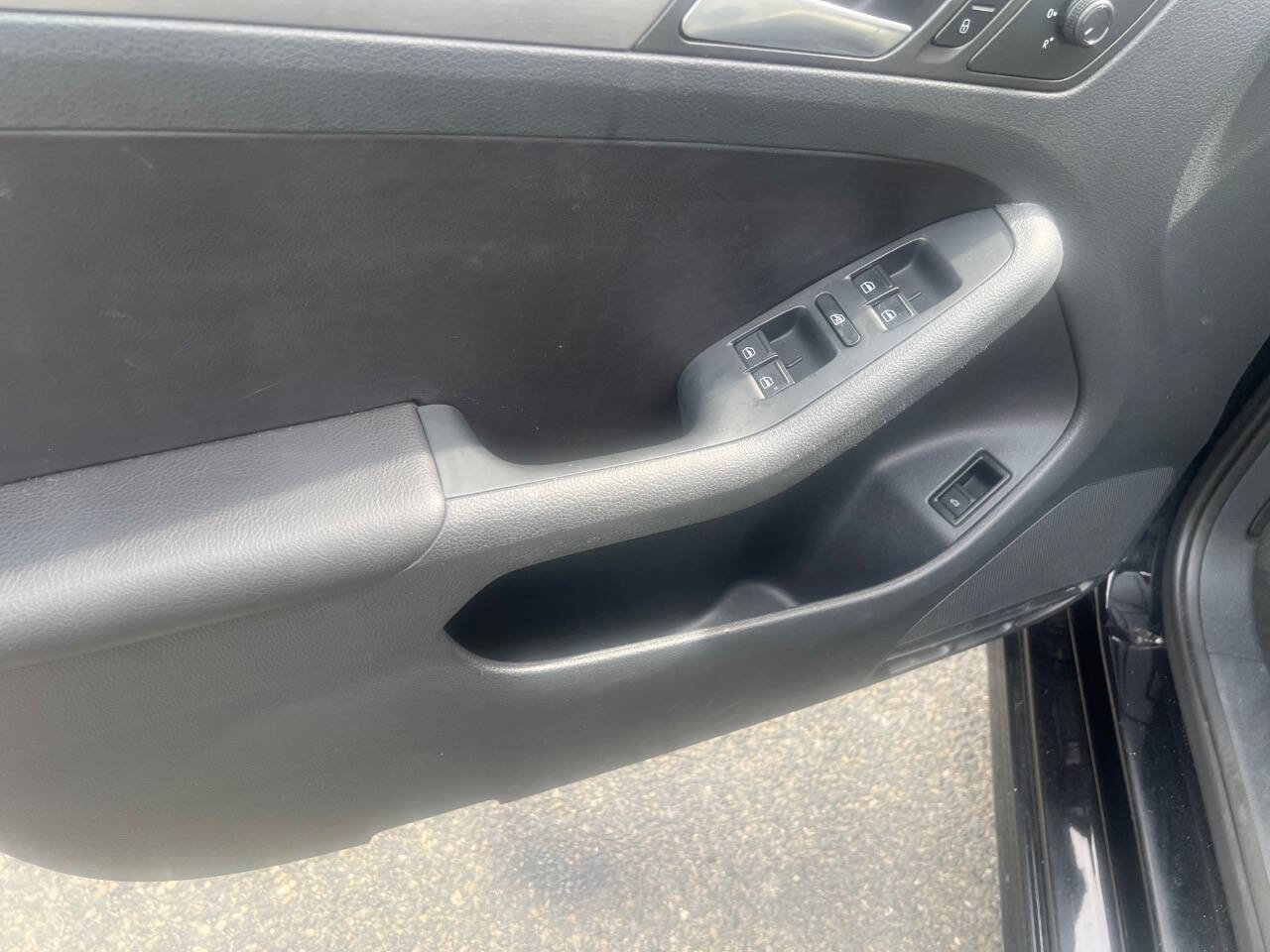 Used 2016 Volkswagen Jetta Sport image 16