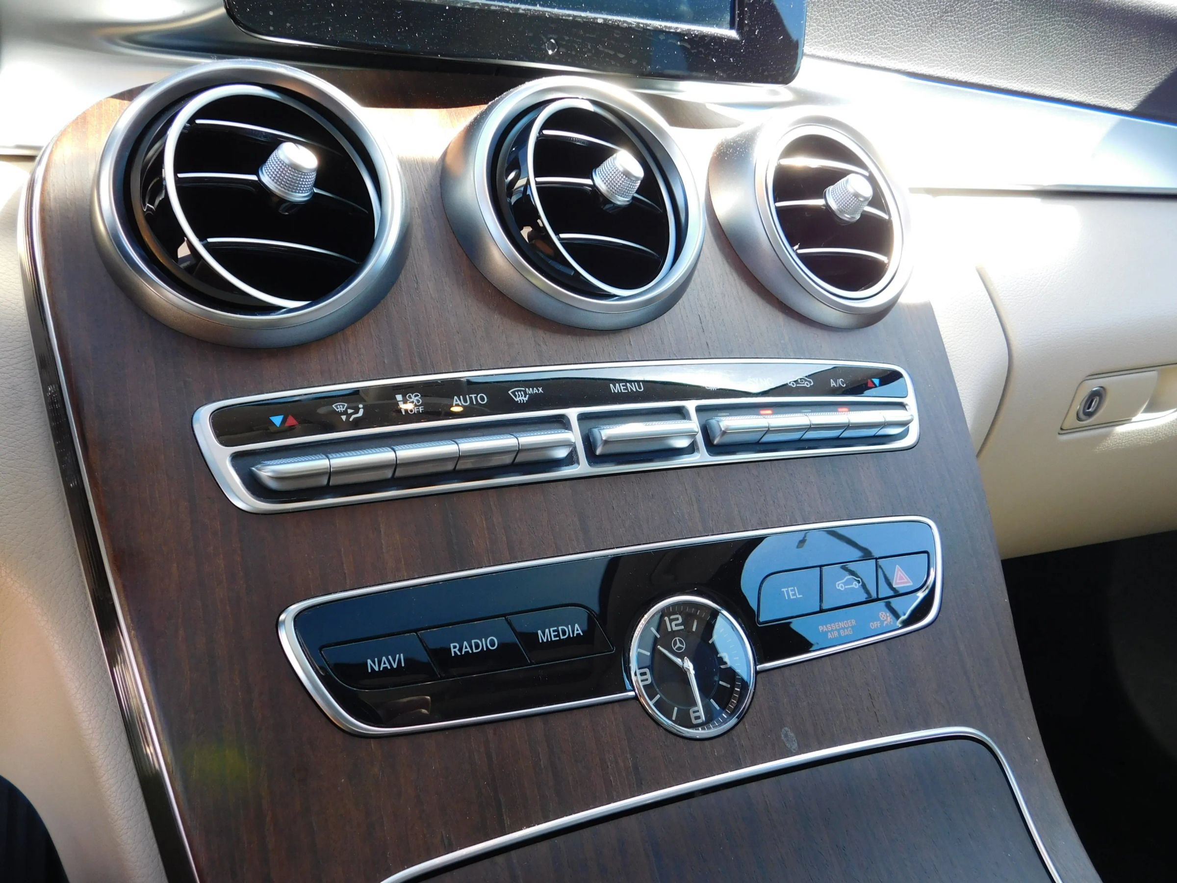 Used 2019 Mercedes-Benz C 300 Sedan image 23