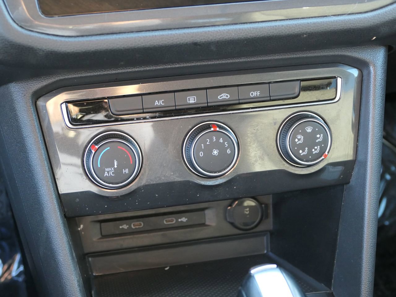 Used 2021 Volkswagen Tiguan S image 22