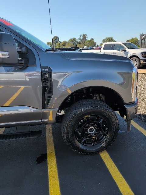 New 2026 Ford F250 4x4 Crew Cab Super Duty image 12