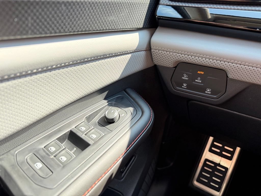 New 2026 Volkswagen Atlas Peak Edition AWD/4WD image 9