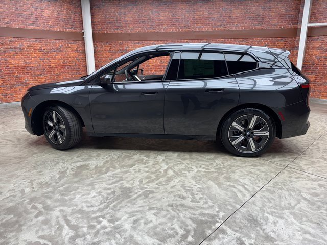 Used 2026 BMW iX xDrive45 image 2