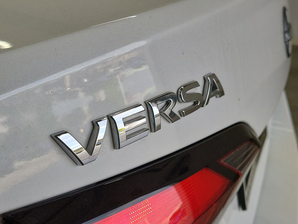 Used 2023 Nissan Versa SV w/ Electronics Package FWD image 9