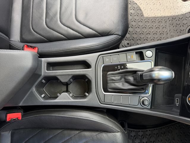 Used 2020 Volkswagen Jetta SEL Premium FWD image 28