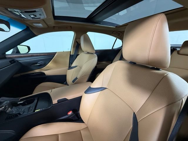 Used 2025 Lexus ES 350 w/ Premium Package FWD image 5
