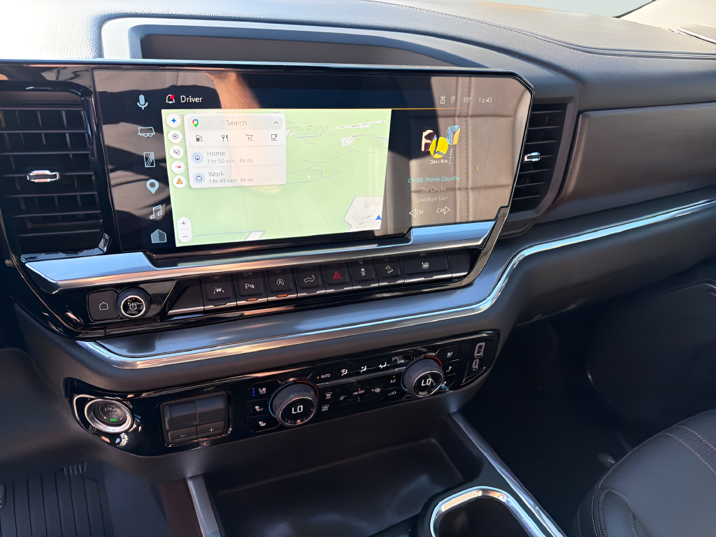 Used 2025 Chevrolet Silverado 1500 High Country w/ Technology Package AWD/4WD image 24