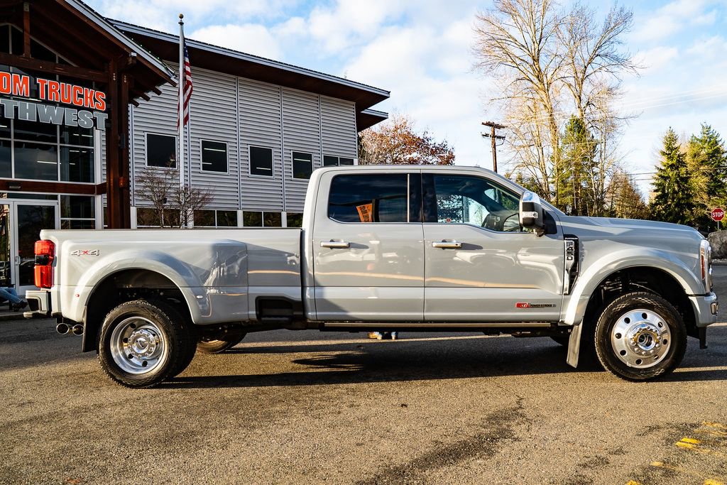 Used 2025 Ford F450 Platinum w/ Platinum Plus Package image 2