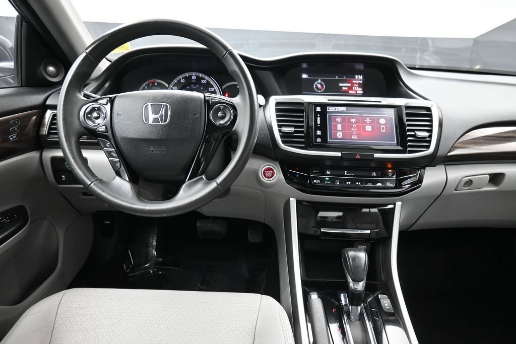 Certified 2017 Honda Accord EX-L image 20