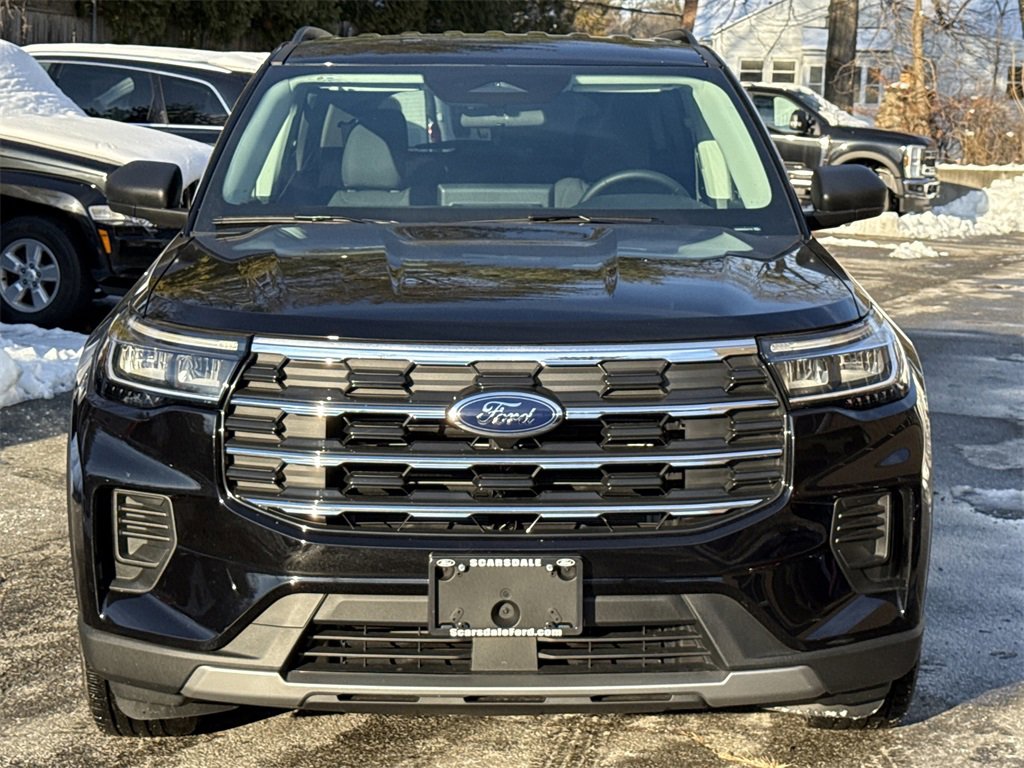 Used 2025 Ford Explorer Active image 2