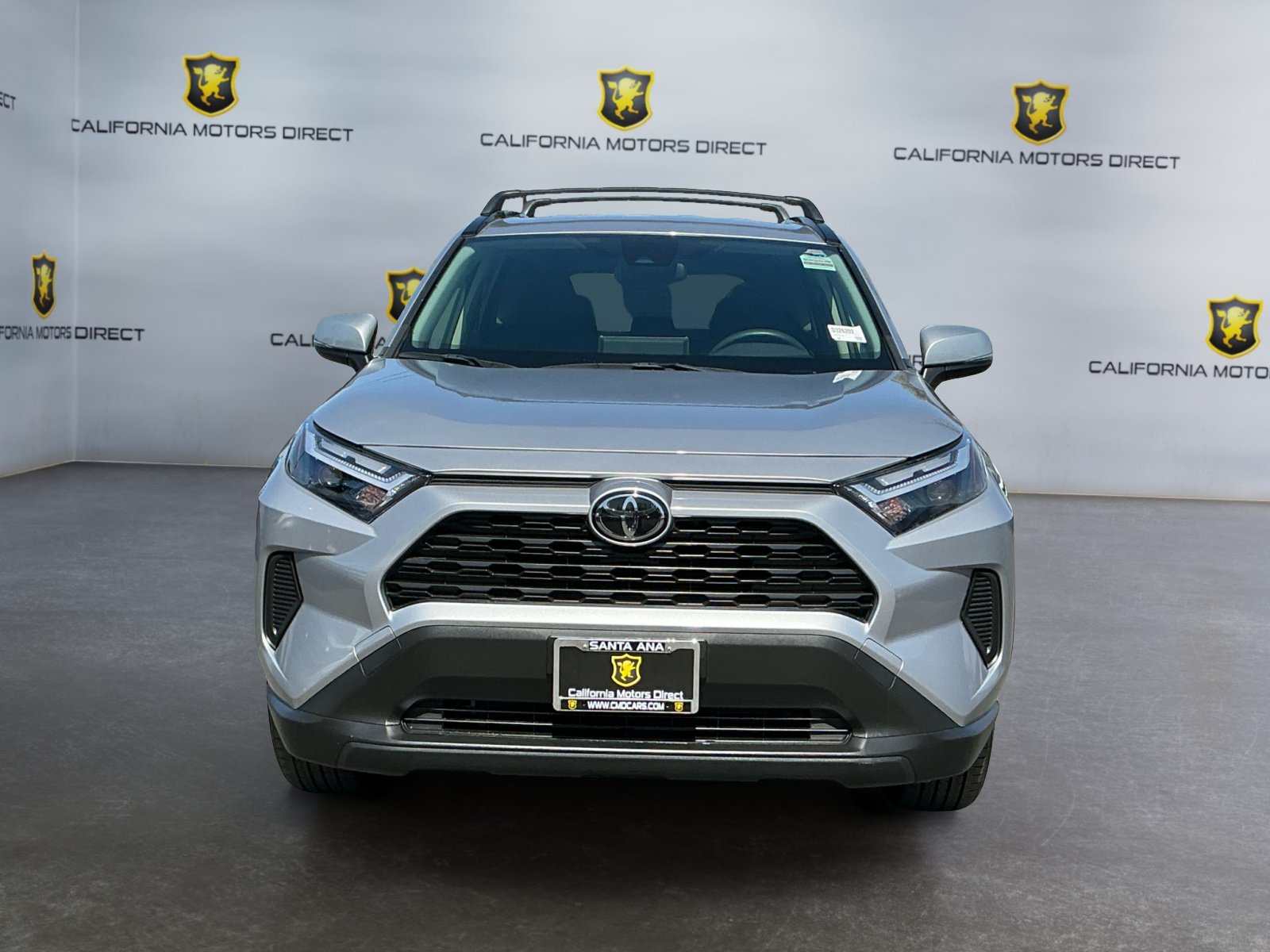 Used 2025 Toyota RAV4 LE AWD/4WD image 2