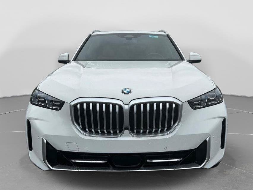 New 2026 BMW X5 sDrive40i w/ Parking Assistance Package RWD image 2