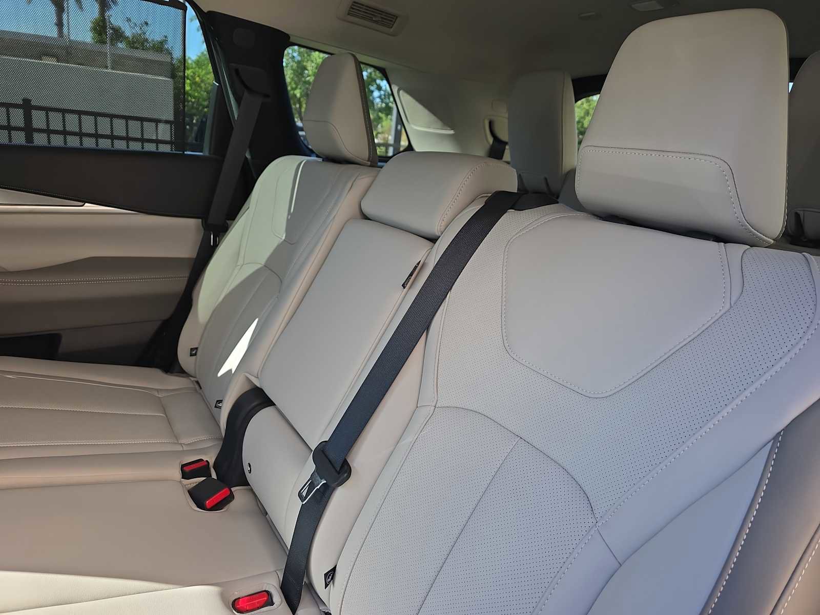 Certified 2026 INFINITI QX60 Luxe w/ Cargo Package FWD image 13