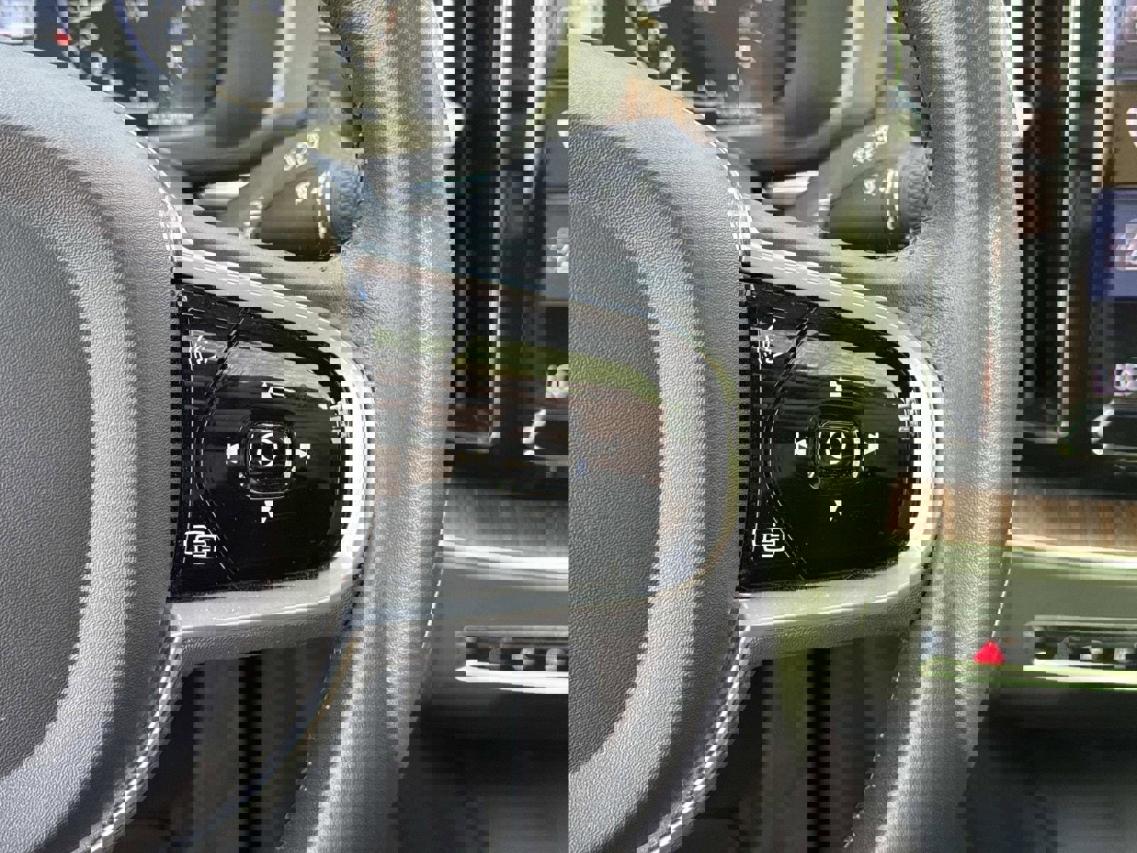 Used 2021 Volvo XC60 T5 Inscription w/ Advanced Package image 27