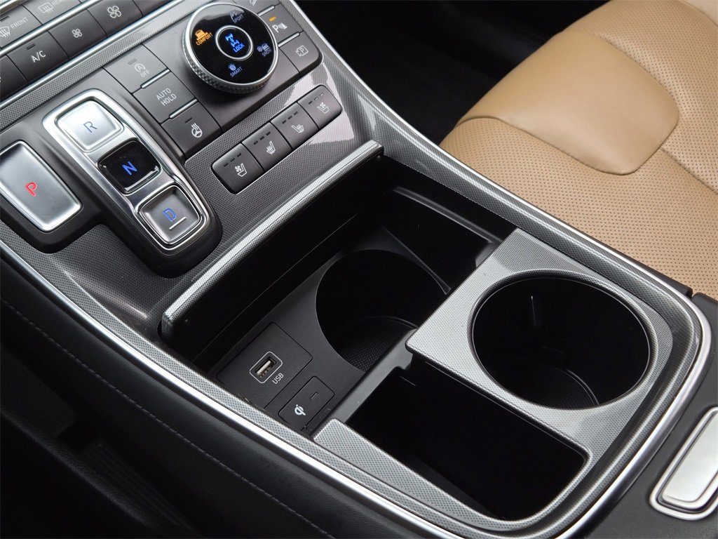 Used 2023 Hyundai Santa Fe Calligraphy image 17