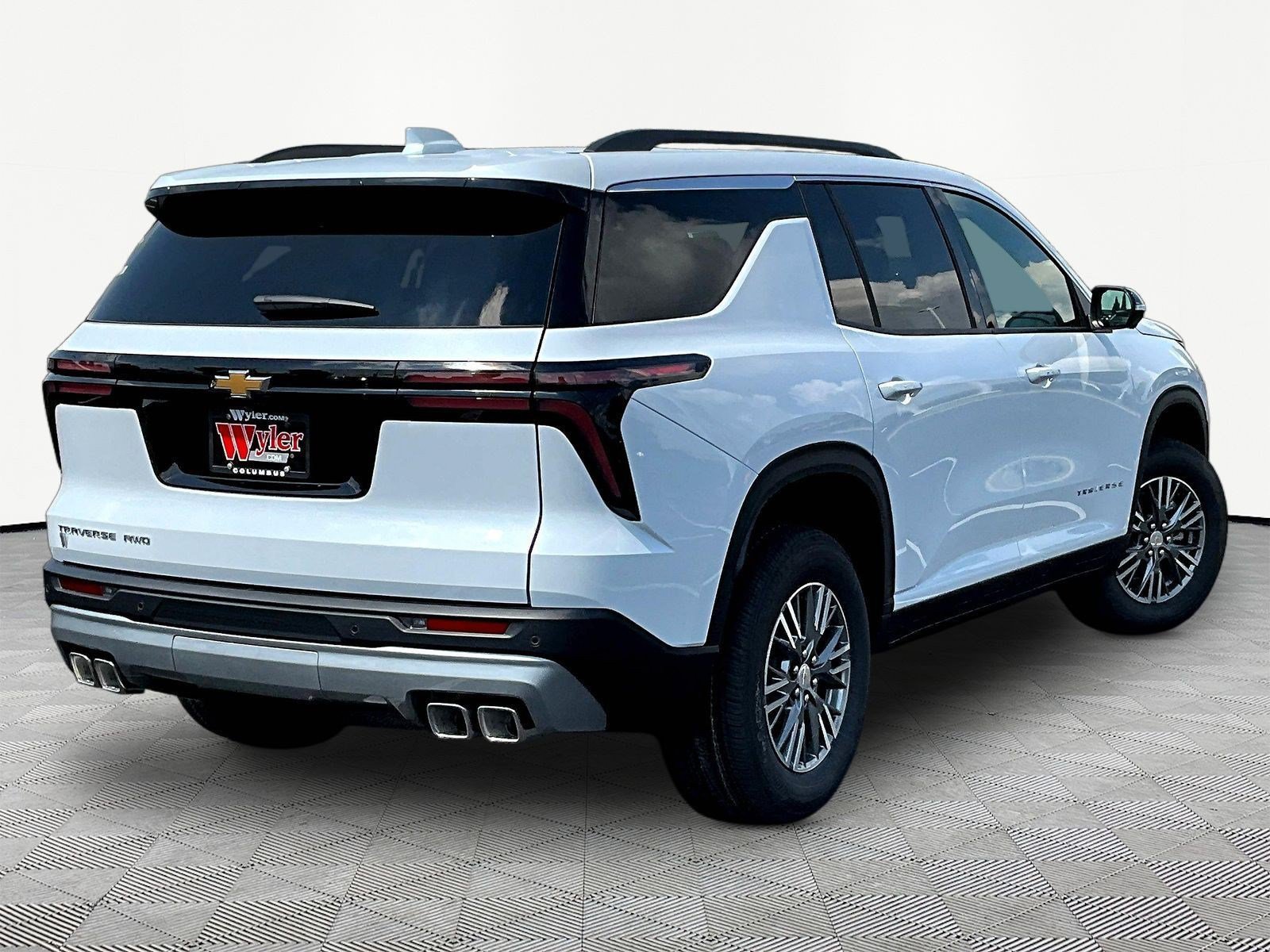 New 2027 Chevrolet Traverse LT w/ Driver Confidence Package AWD/4WD image 7