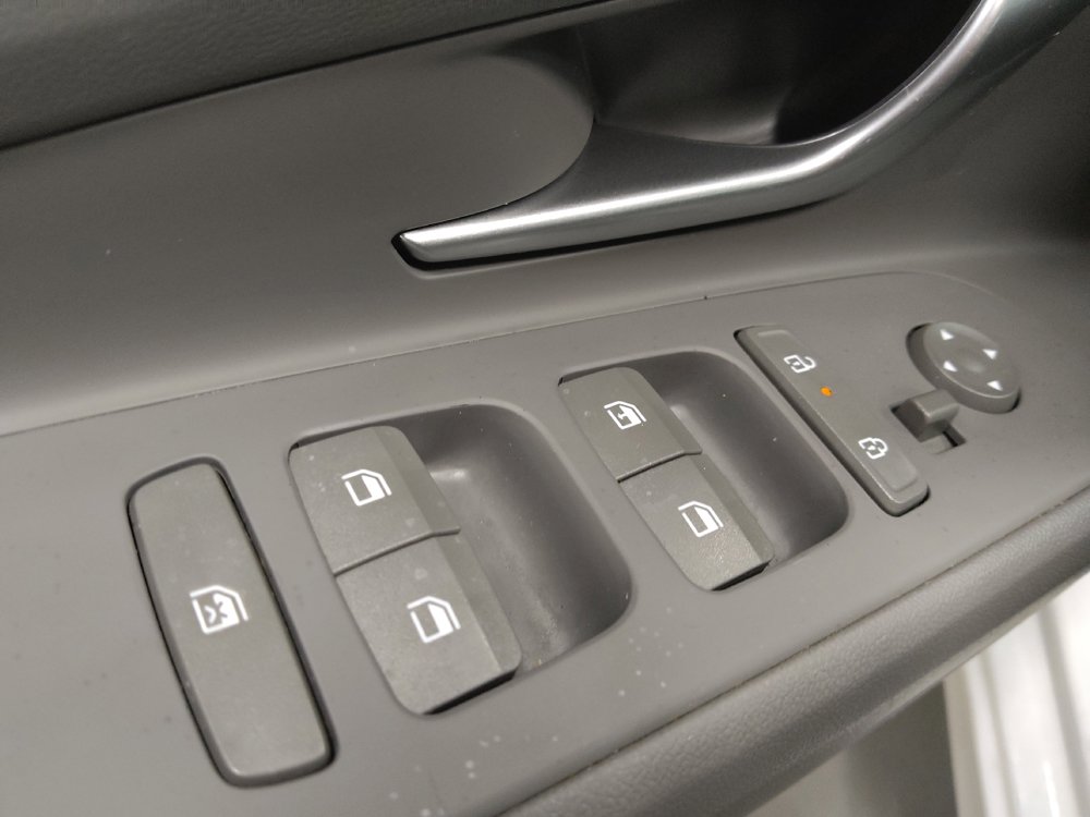 Used 2024 Hyundai Elantra SE FWD image 27