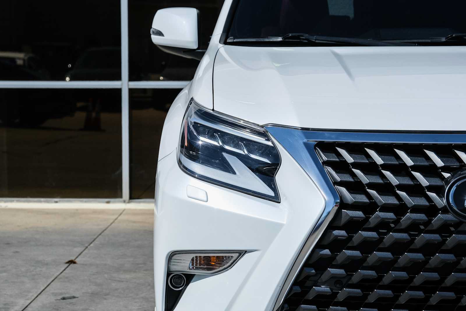 Used 2021 Lexus GX 460 Premium w/ Premium Package AWD/4WD image 4