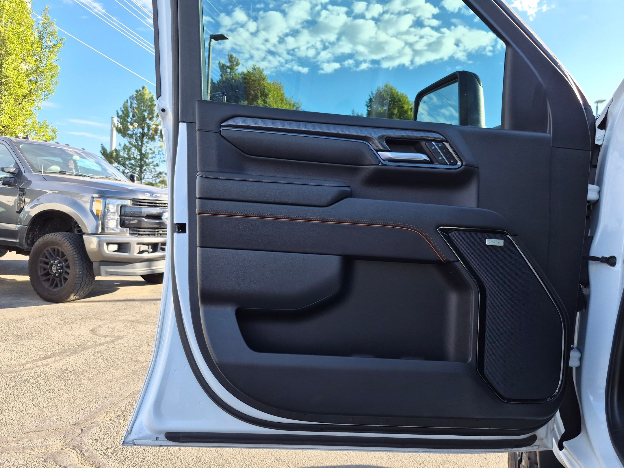Used 2024 GMC Sierra 3500 AT4 w/ Technology Package AWD/4WD image 15