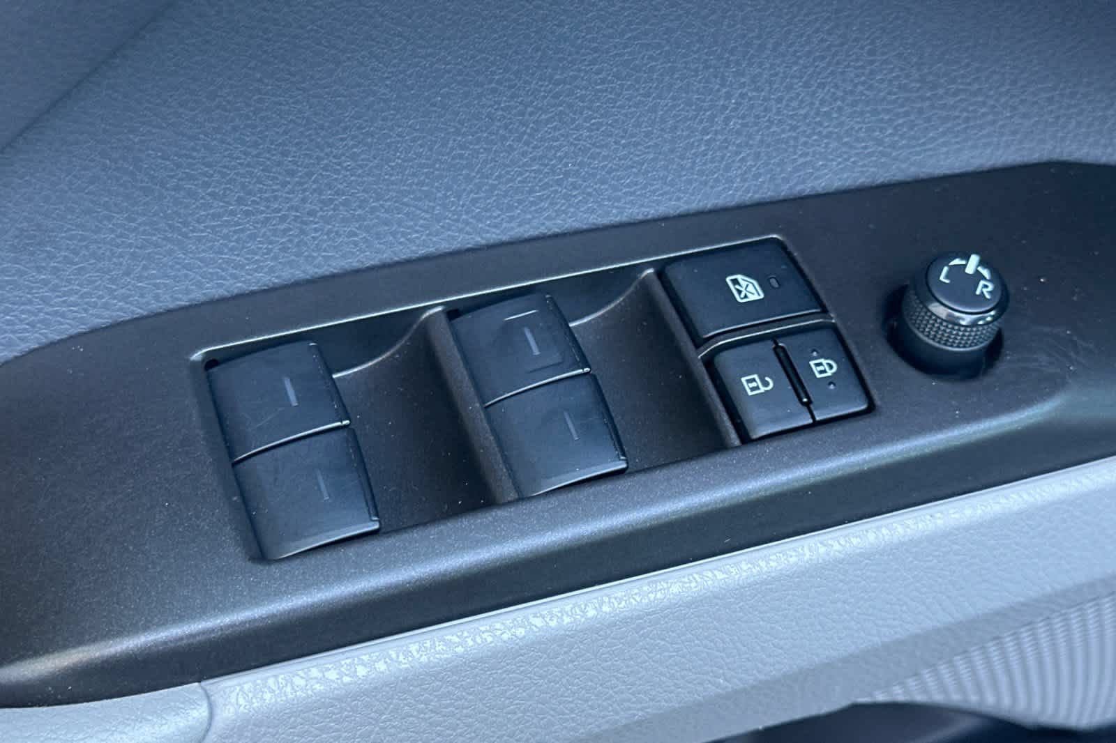 Used 2023 Toyota Camry LE FWD image 14
