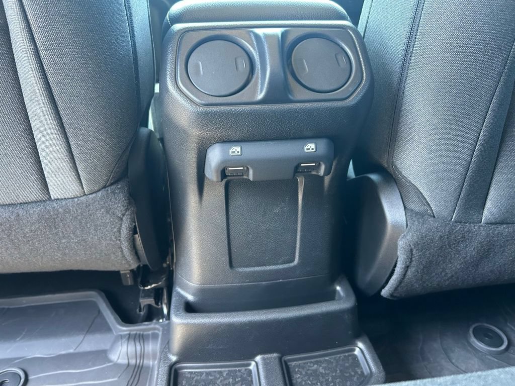 Used 2024 Jeep Wrangler Unlimited AWD/4WD image 38