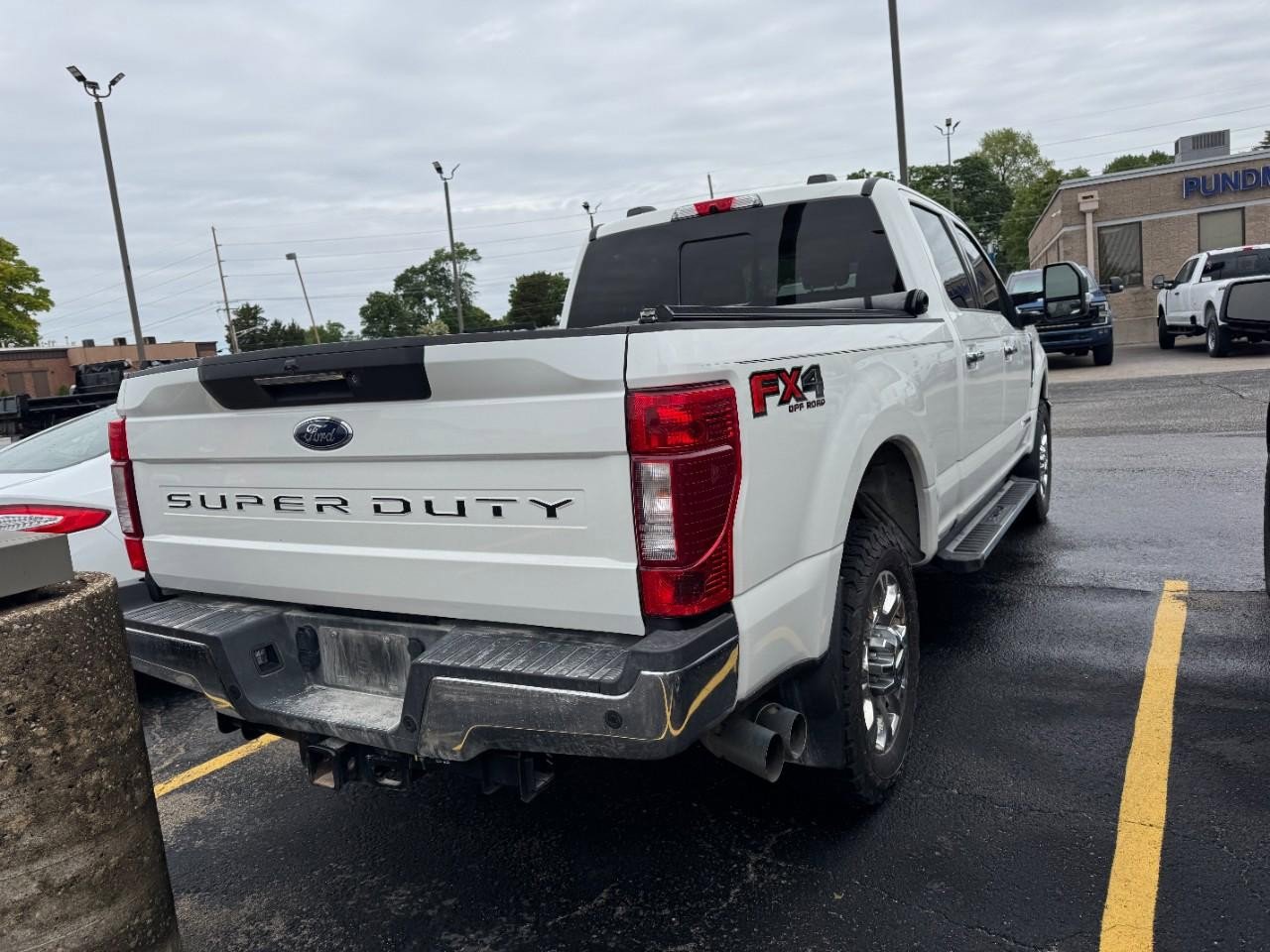 Used 2021 Ford F350 Lariat w/ Lariat Ultimate Package AWD/4WD image 9
