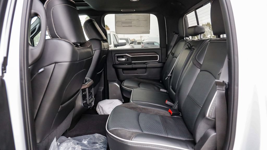 New 2026 RAM 3500 Laramie AWD/4WD image 22
