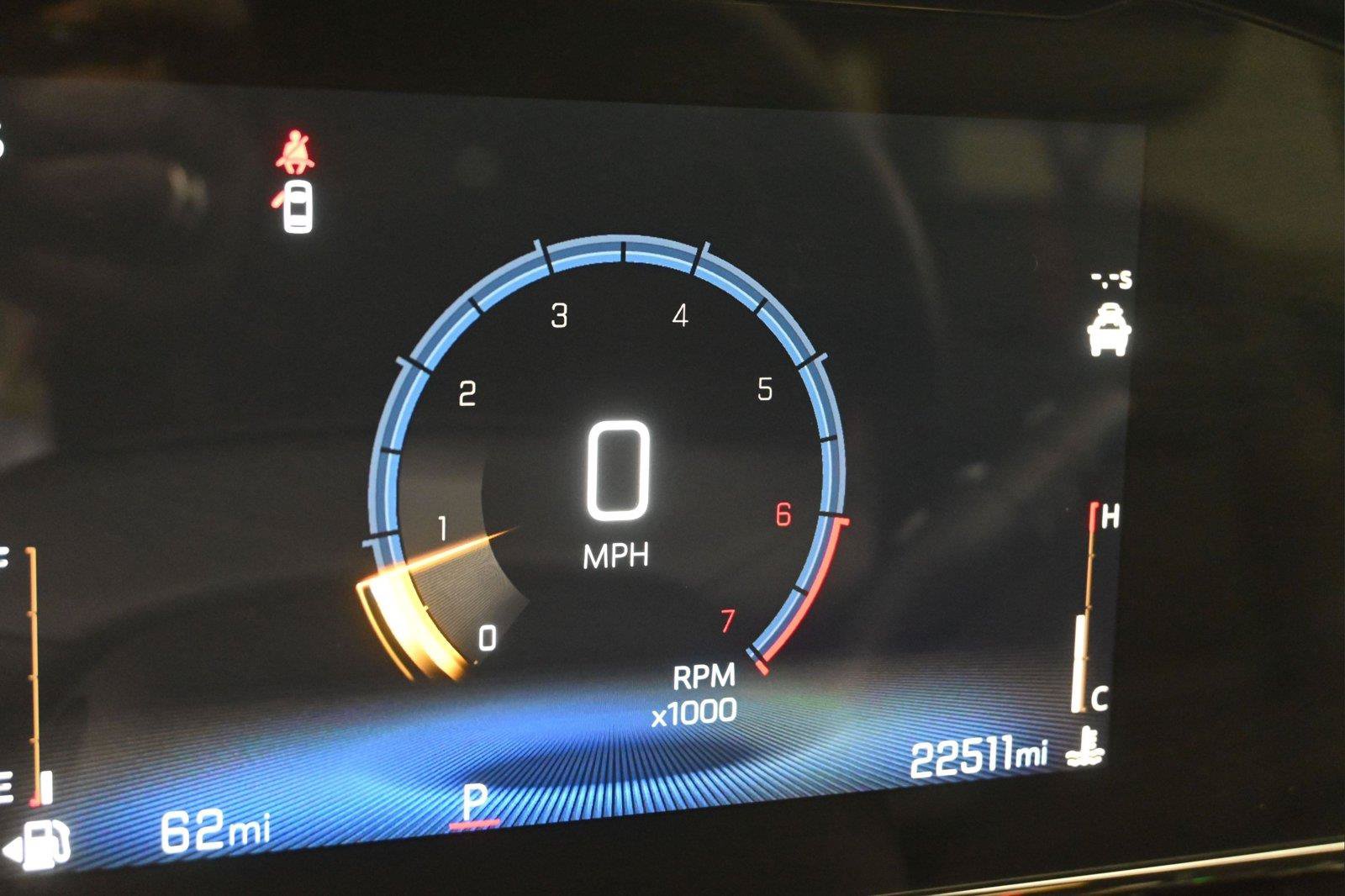 Used 2025 Chevrolet Trax RS w/ Sunroof Package FWD image 3
