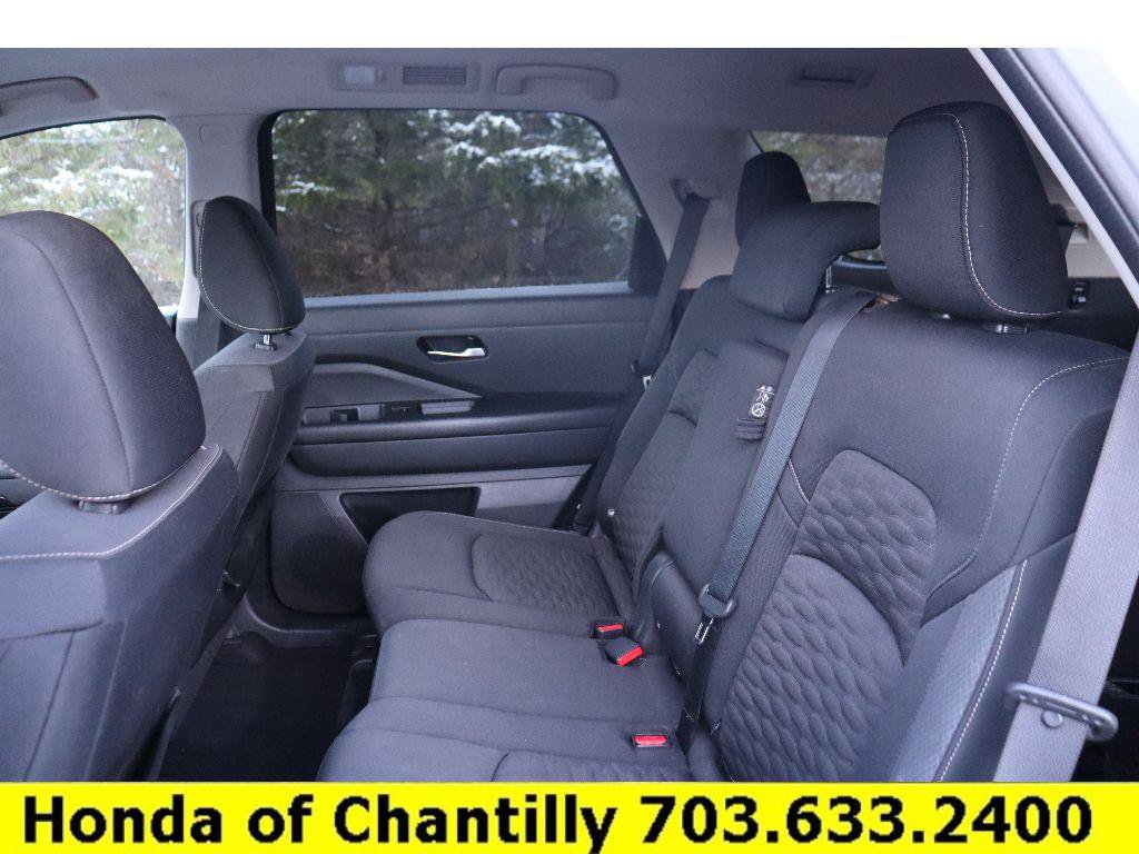 Used 2022 Nissan Pathfinder SV image 25